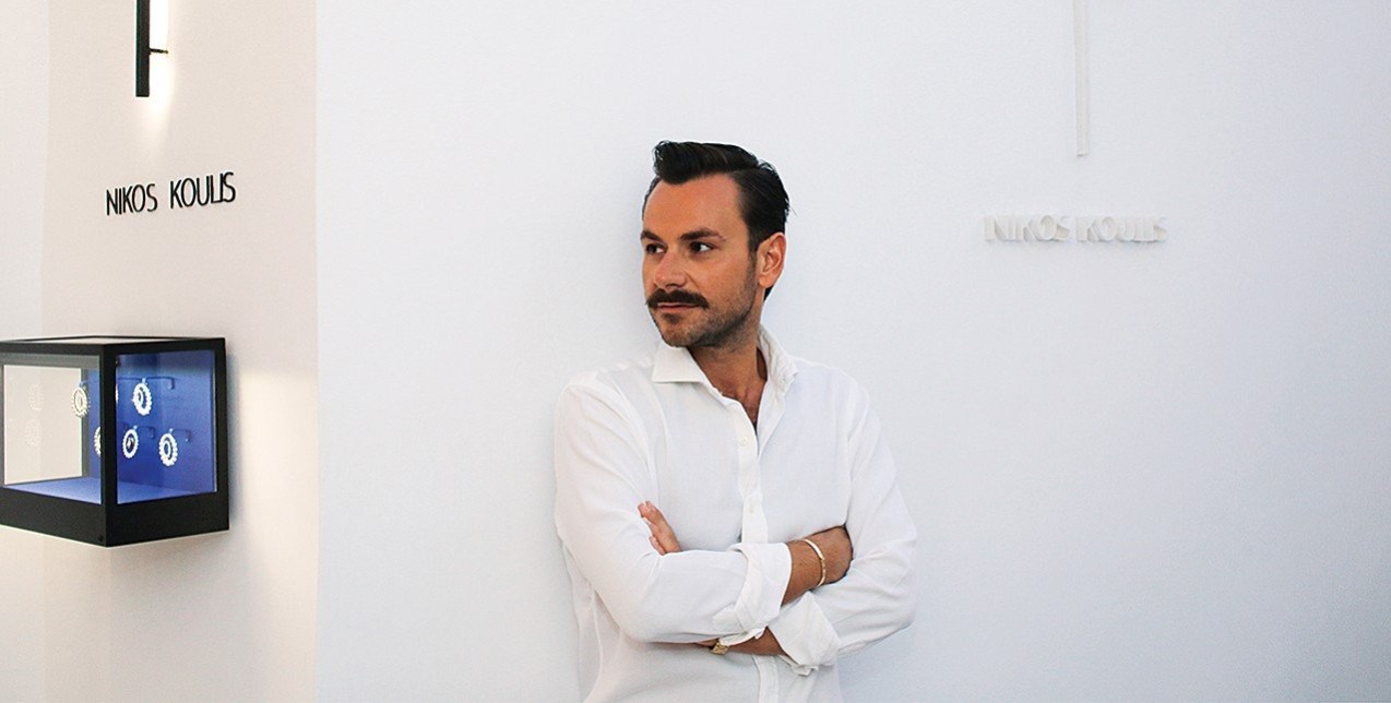 Ο διεθνώς καταξιωμένος σχεδιαστής Νίκος Κούλης μιλάει για τη δουλειά του