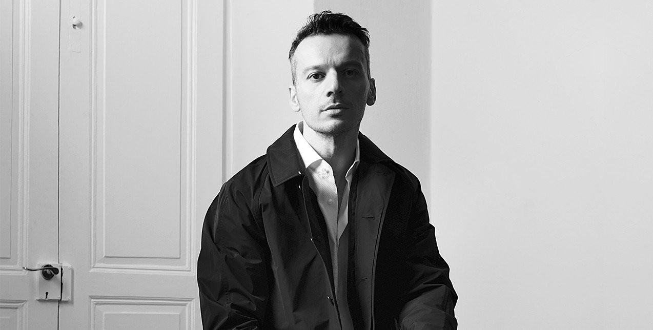 Ο ευρηματικός Γιώργος Νανούρης μιλά για το νέο του θεατρικό στοίχημα