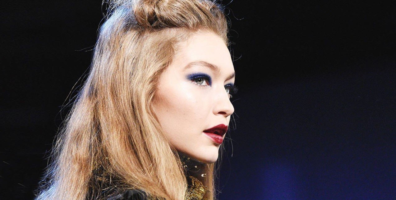 7 tips για να εφαρμόσετε τo σκούρο κραγιόν σας όπως οι make up artists 