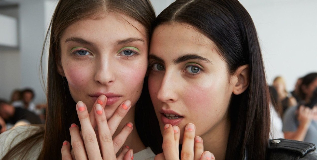 Ανακαλύψτε τα πιο εύκολα μανικιούρ που μπορείτε να κάνετε μόνες σας