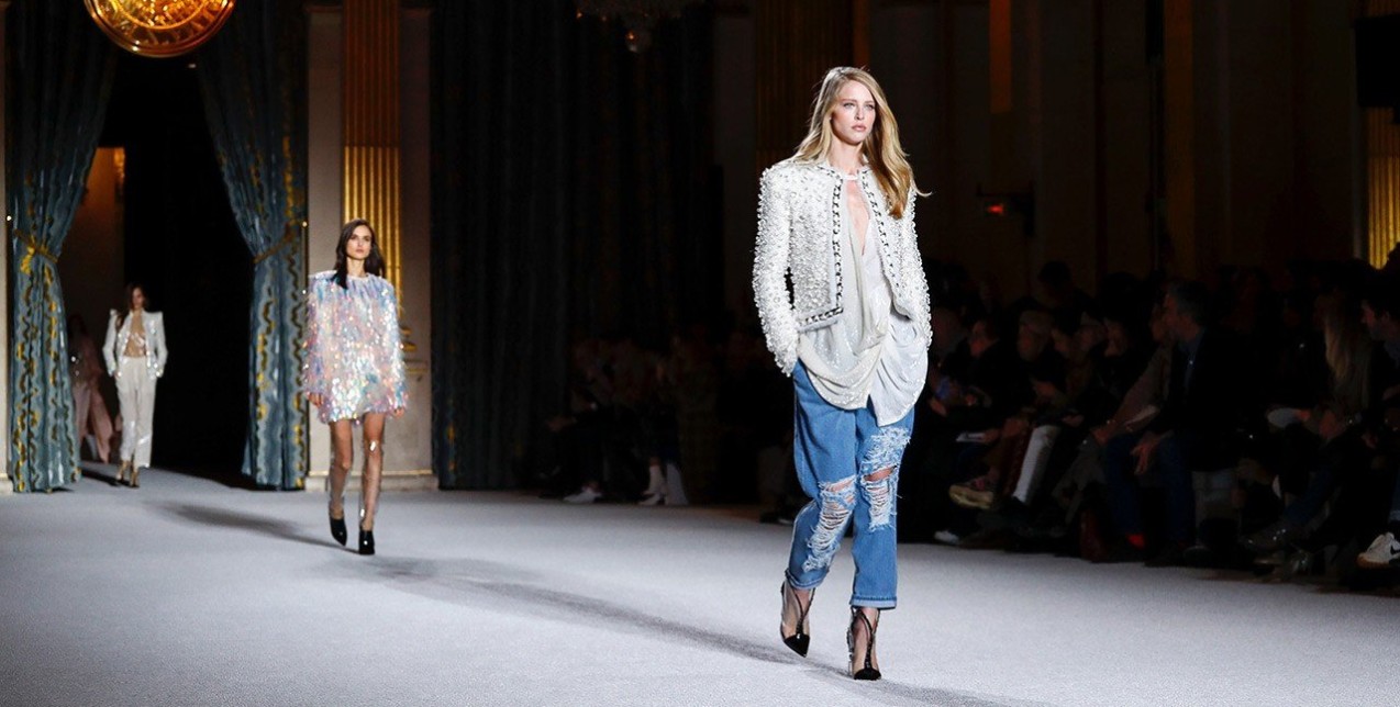 Οι denim τάσεις που πρέπει να δοκιμάσετε φέτος 