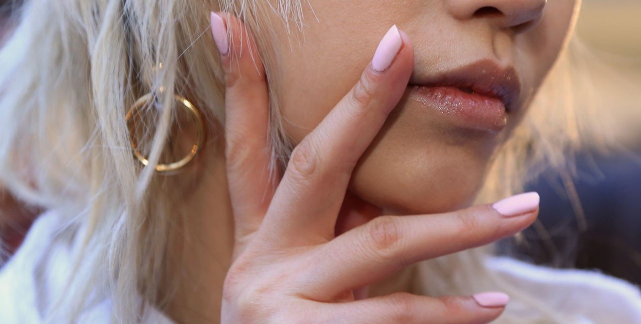 Μεταμορφώστε το χειμωνιάτικο μανικιούρ σας με μια μόνο κίνηση