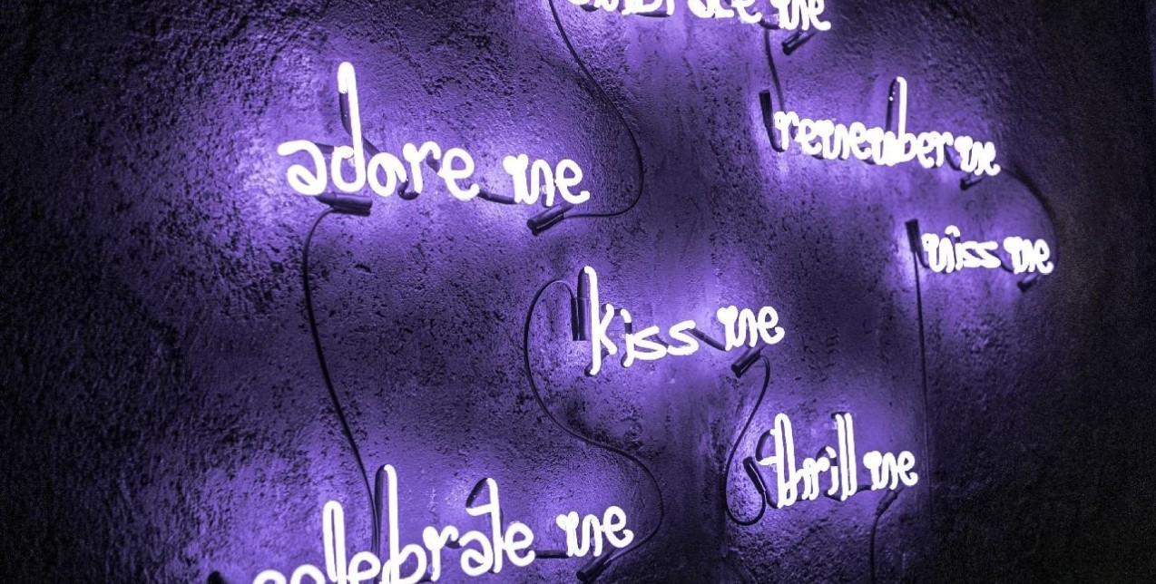 H Άννα Φαφαλιού παρουσιάζει την έκθεσή της με τίτλο Few Things We Left Unsaid