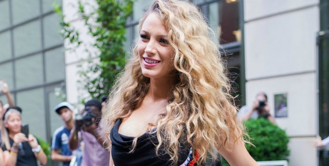 Έχετε σγουρά μαλλιά; Αυτός είναι ο απόλυτος haircare οδηγός