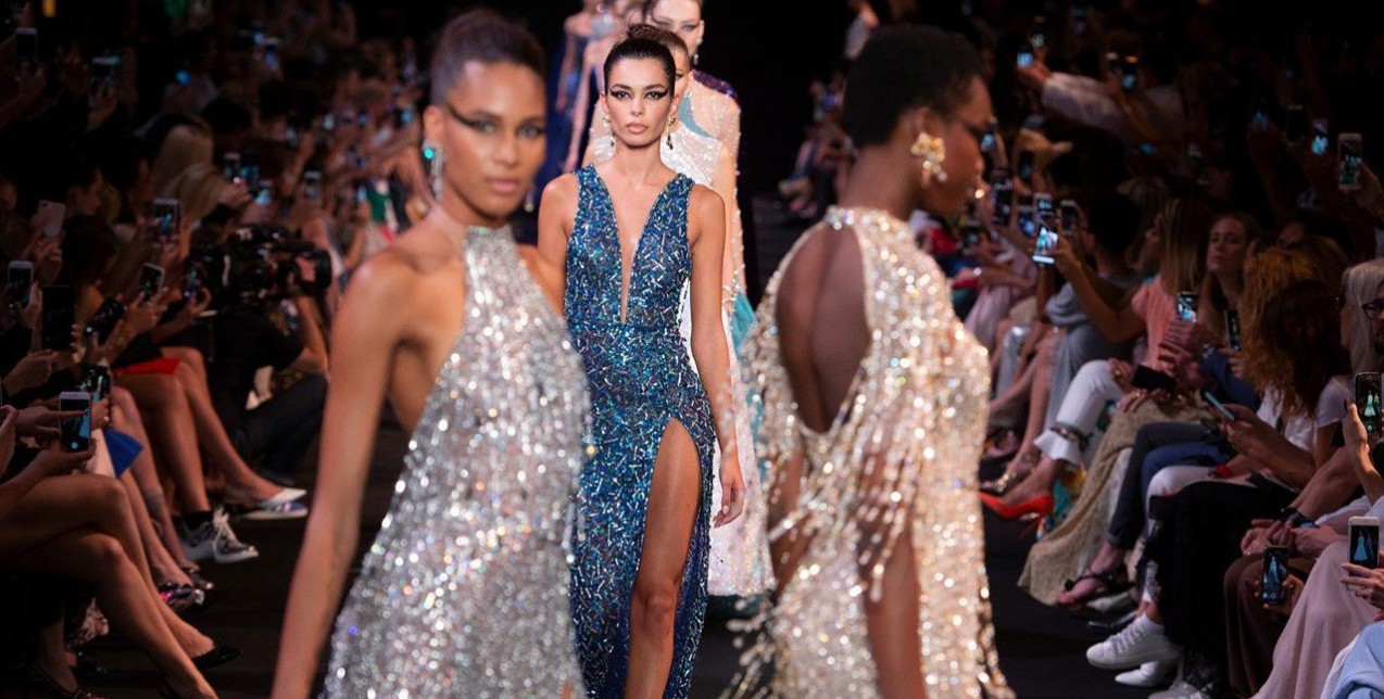 Οι τάσεις στα βραδινά φορέματα που θα σας κάνουν πραγματικά super glamorous