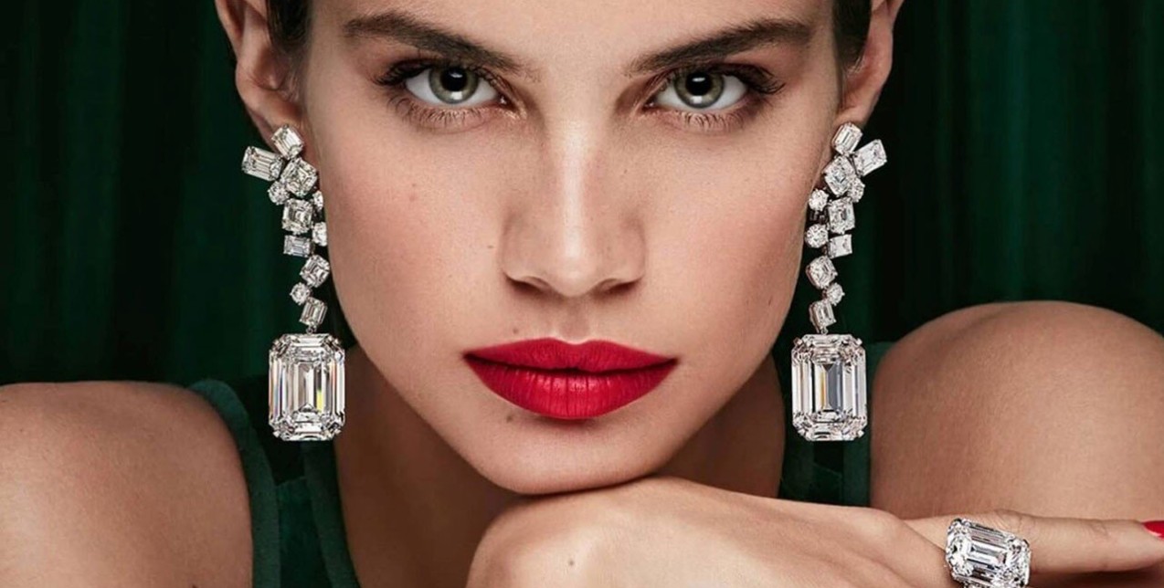 Τα makeup tips που θα σας σώσουν τη ζωή αυτά τα Χριστούγεννα 