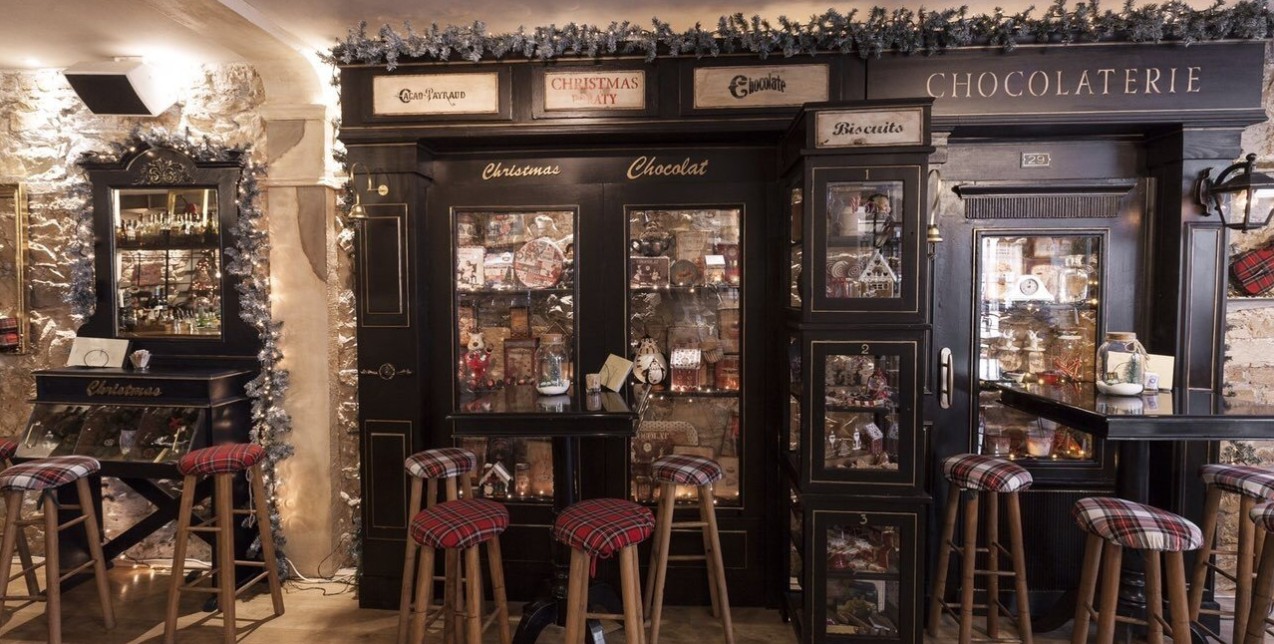 Ανακαλύψτε την απόλυτα εορταστική ατμόσφαιρα σ' ένα διαχρονικό στέκι της Θεσσαλονίκης