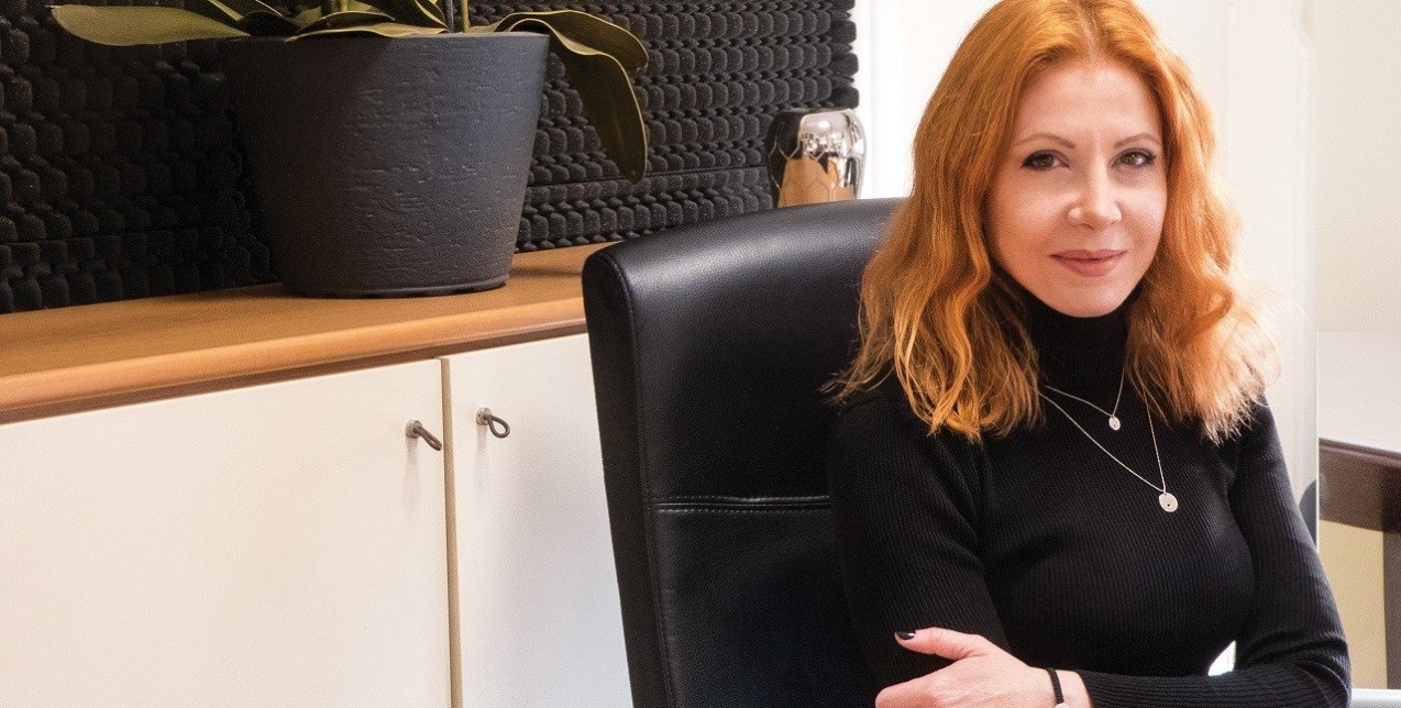 Η Ριάννα Χάιτα μας συστήνει την πρώτη ελληνική φιλανθρωπική πλατφόρμα Mia Ora