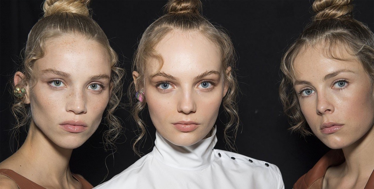 12 μάσκες ομορφιάς που υπόσχονται να κάνουν τους πόρους σας αόρατους 