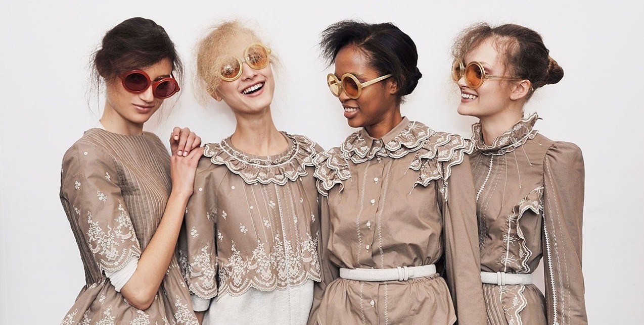 5 makeup tricks που θα κάνουν το χαμόγελό σας πιο λαμπερό