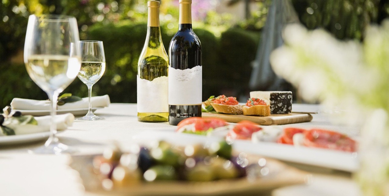 Λαχταριστές και ιδιαίτερες συνταγές με κύριο συστατικό το κρασί