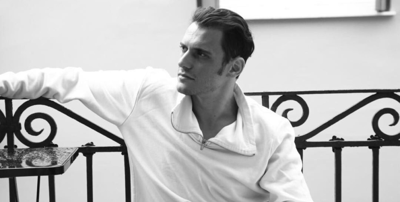 Ο Σταύρος Σβήγκος μας είπε την άποψή του για τη ζωή, την οικογένεια και τους Δύο Θεούς