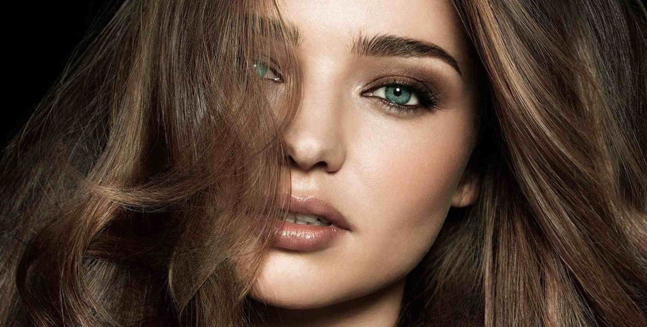 6 DIY συνταγές για lip balms και scrubs που υπόσχονται υπέροχα χείλη