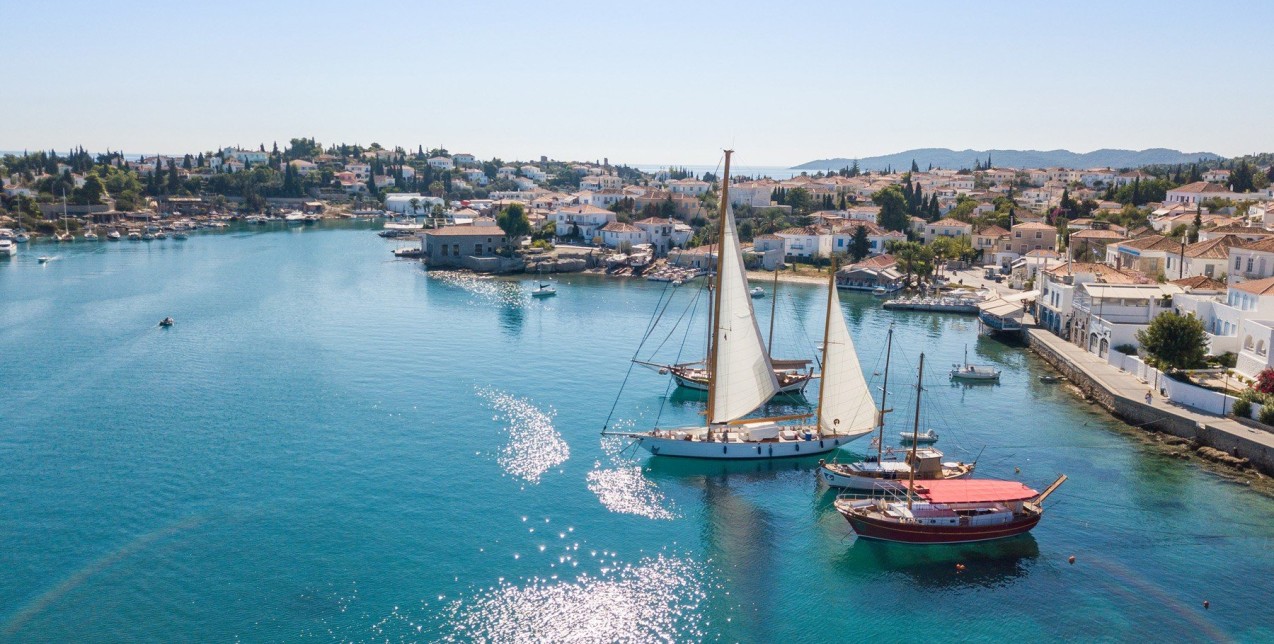 Οργανώστε από τώρα ένα μαγικό weekend στις παραμυθένιες Σπέτσες