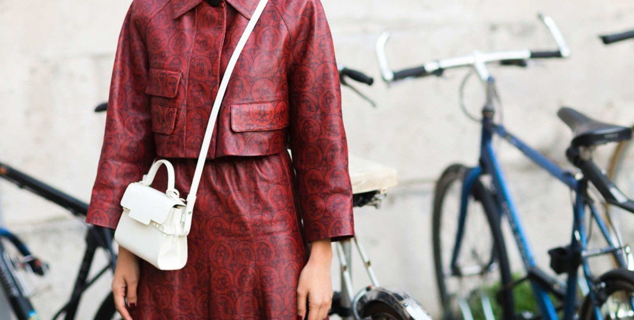 Το πιο hot τσαντάκι της σεζόν είναι λευκό 