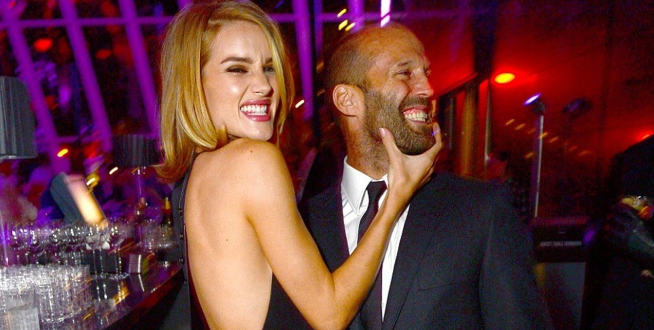 Date night looks για να μη μπορεί να πάρει τα μάτια του από πάνω σας 