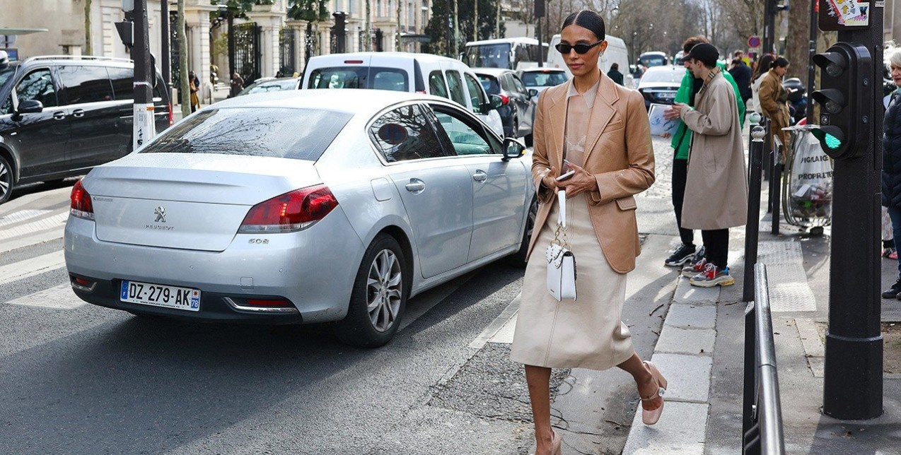 Τα street style trends που θα καθορίσουν το ντύσιμό σας 