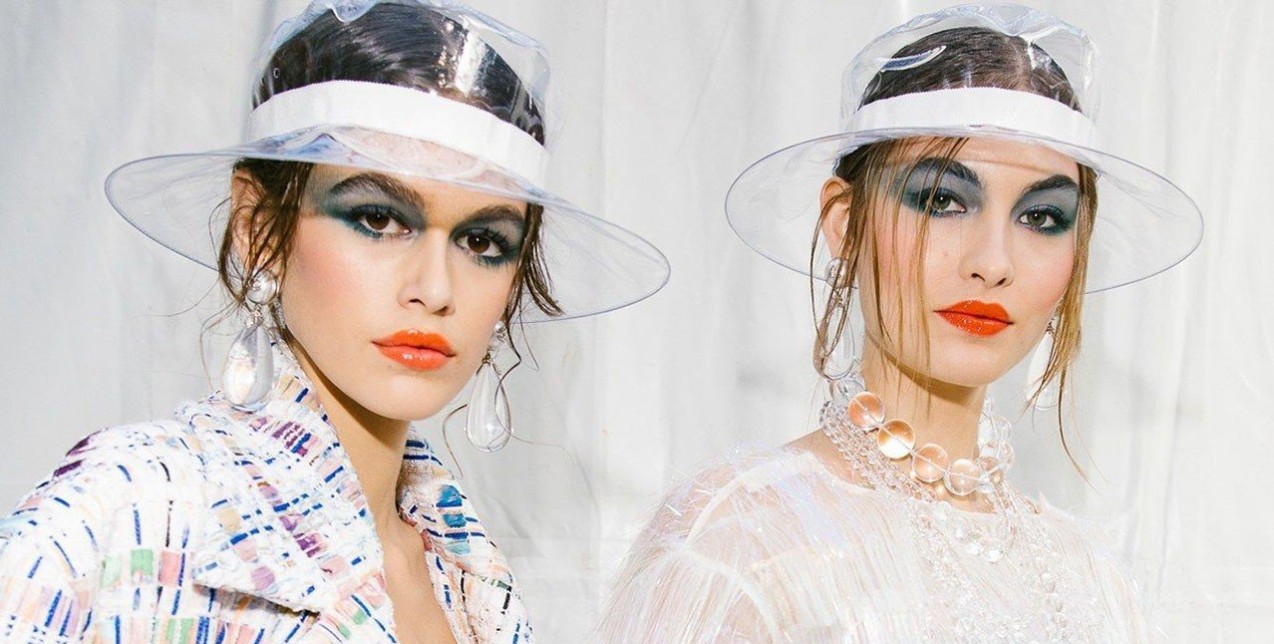 Οι καλύτερες σκιές σε μορφή stick θα κάνουν το μακιγιάζ σας παιχνιδάκι 