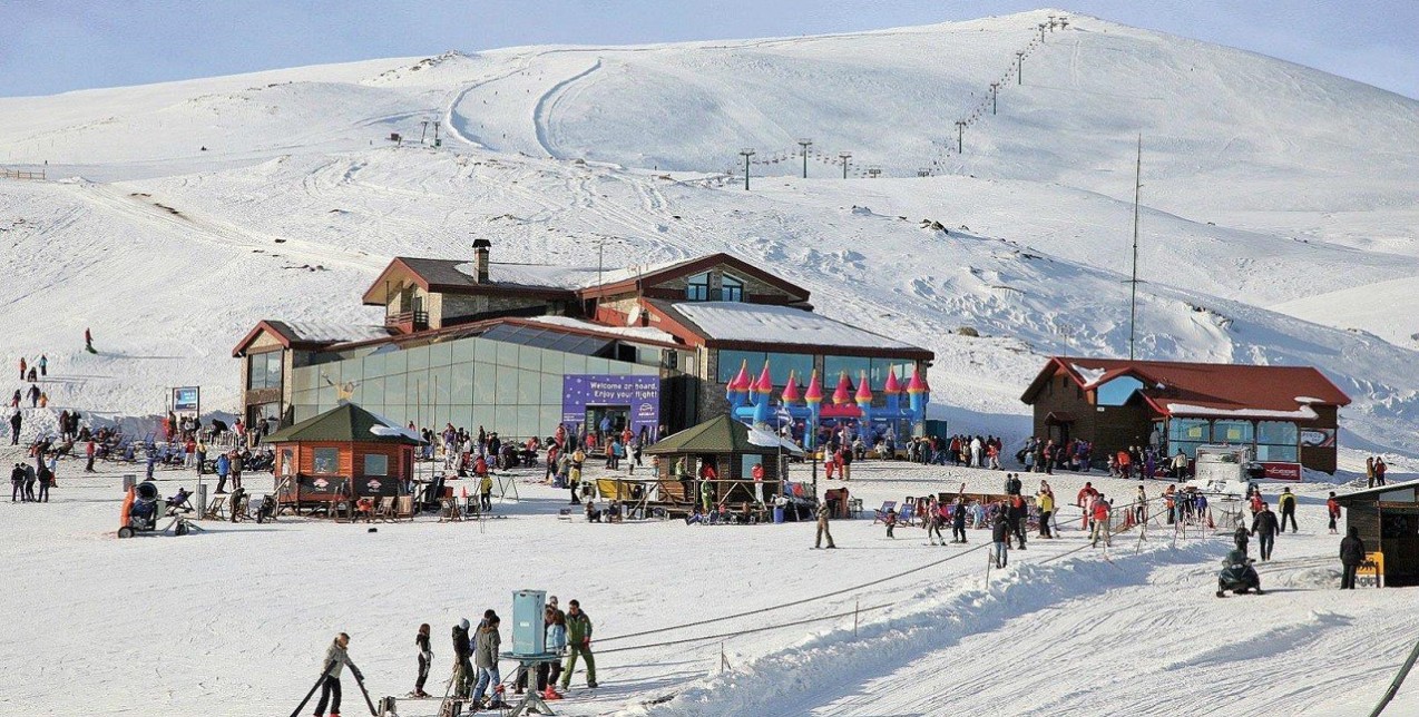 Στο Καϊμακτσαλάν το χιόνι καλά κρατεί: Οι λόγοι για να το επισκεφτείτε άμεσα