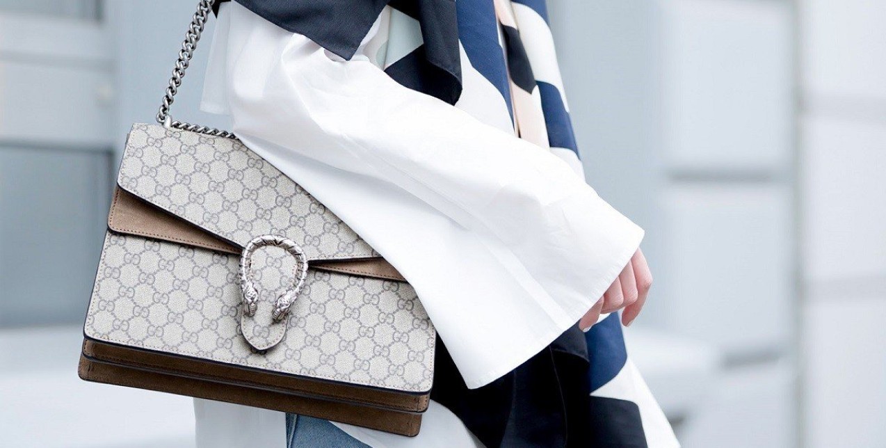 Tι έχουν στην τσάντα τους οι editors του GLOW.GR;