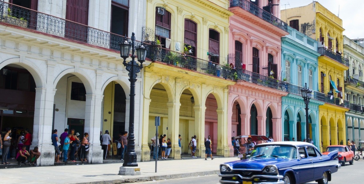 Ανακαλύψτε τα 10 πιο χρωματιστά μέρη στον κόσμο