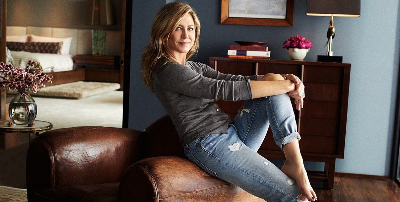 8+1 κομμάτια για να ντυθείτε όπως η Jennifer Aniston 