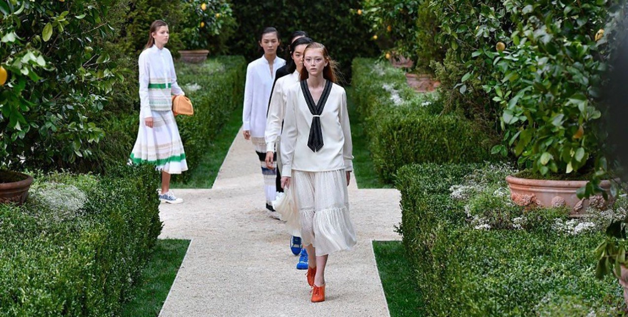 15 ανοιξιάτικα looks για να αντιγράψετε απευθείας από τις πασαρέλες 
