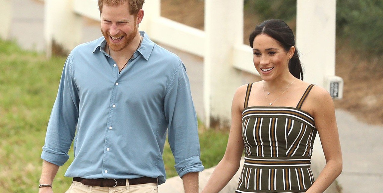 Φορέστε τα φλατ σανδάλια σας όπως οι royal κυρίες 