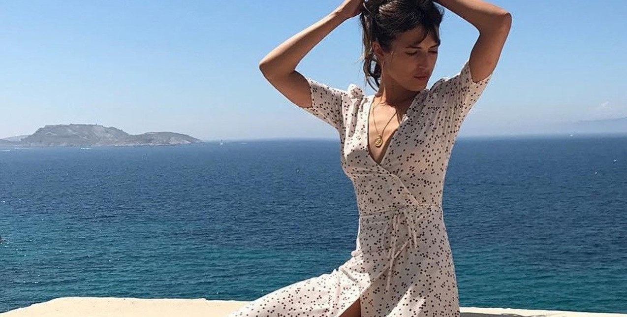 Τα φορέματα που πρωταγωνιστούν στις ντουλάπες των French και NY girls 