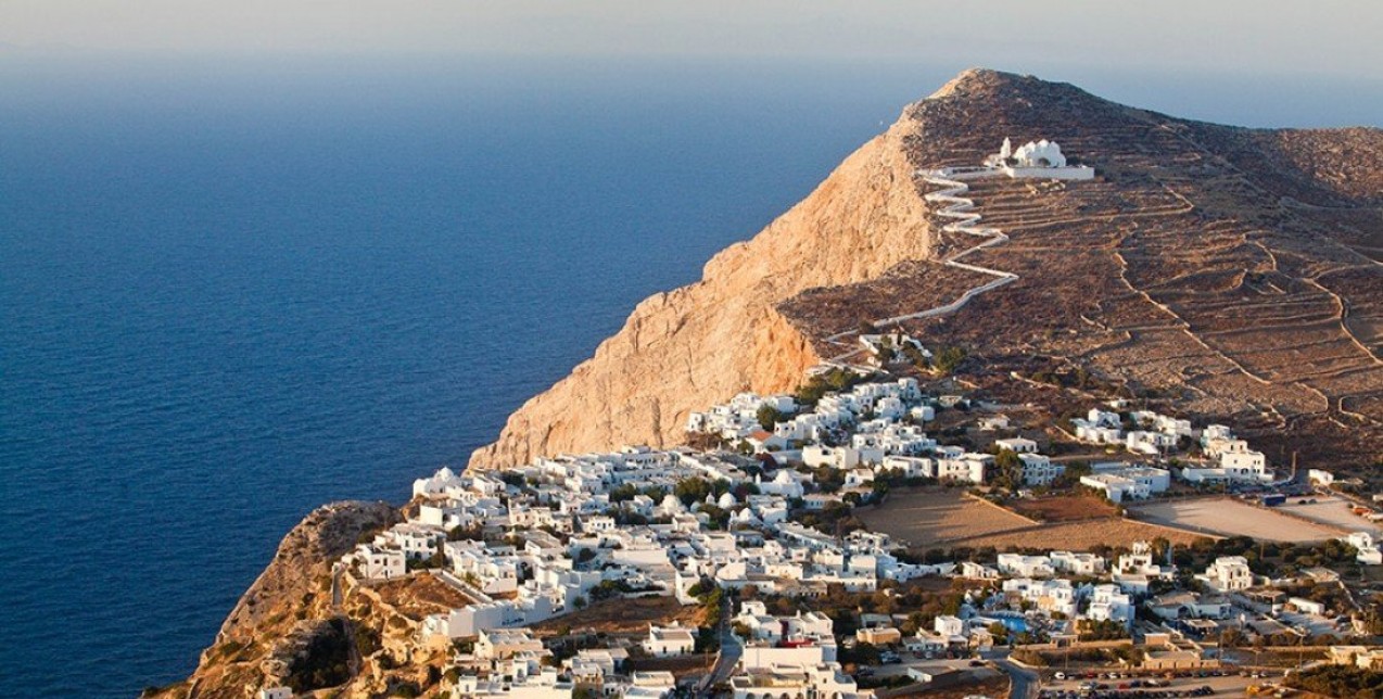 Φολέγανδρος: Αν την επισκεφτείτε μια φορά σίγουρα θα επιστρέψετε