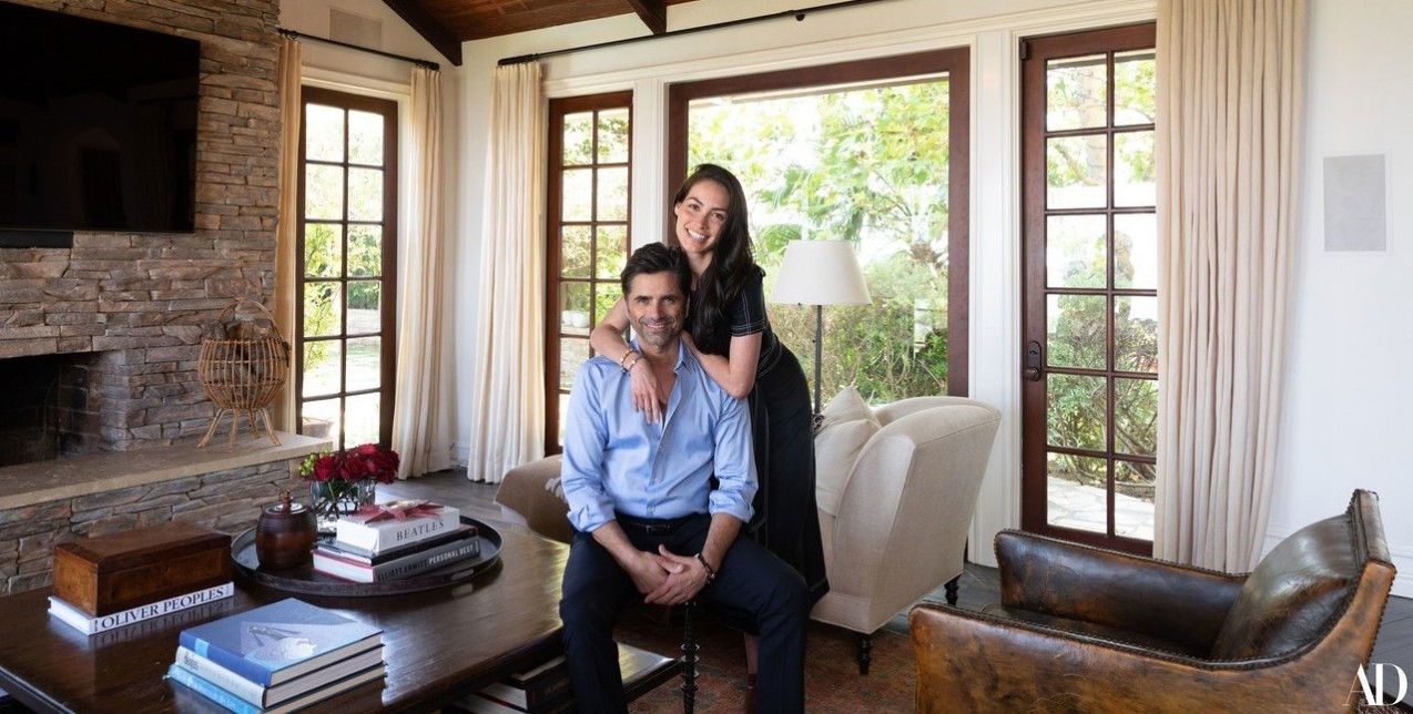 John Stamos: Το σπίτι του στο Beverly Hills έχει ισπανικό αέρα