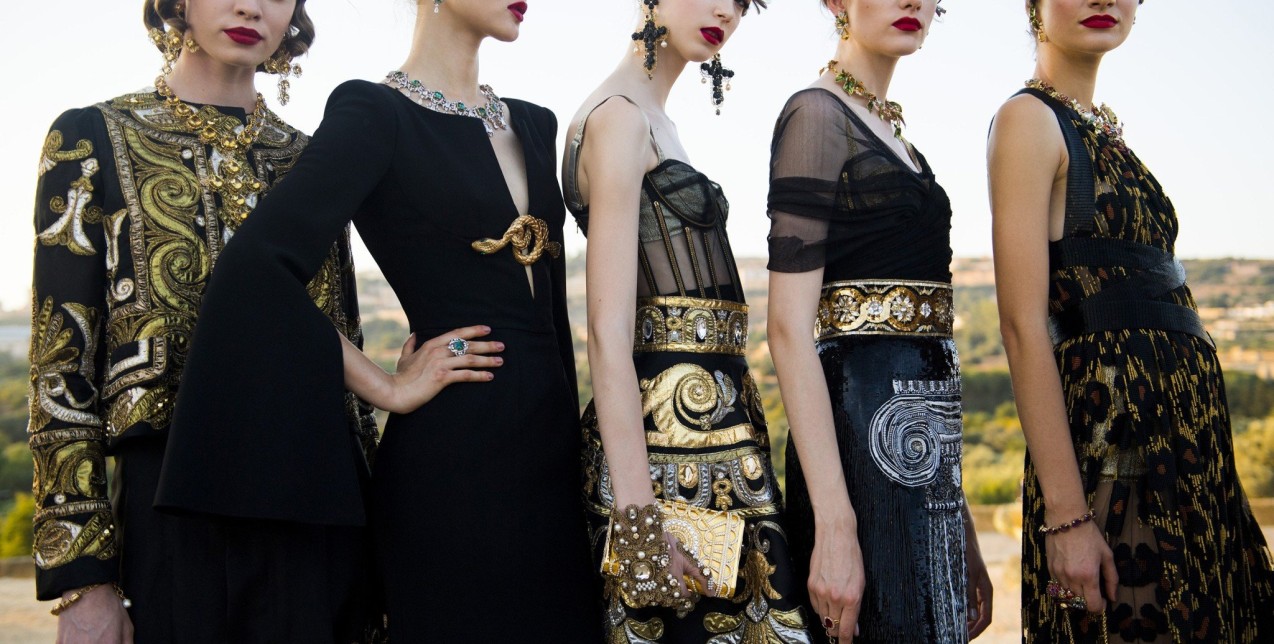 Απόλυτη έμπνευση αποτελεί για τους Dolce & Gabbana η Ελλάδα και το αποδεικνύουν με κάθε ευκαιρία