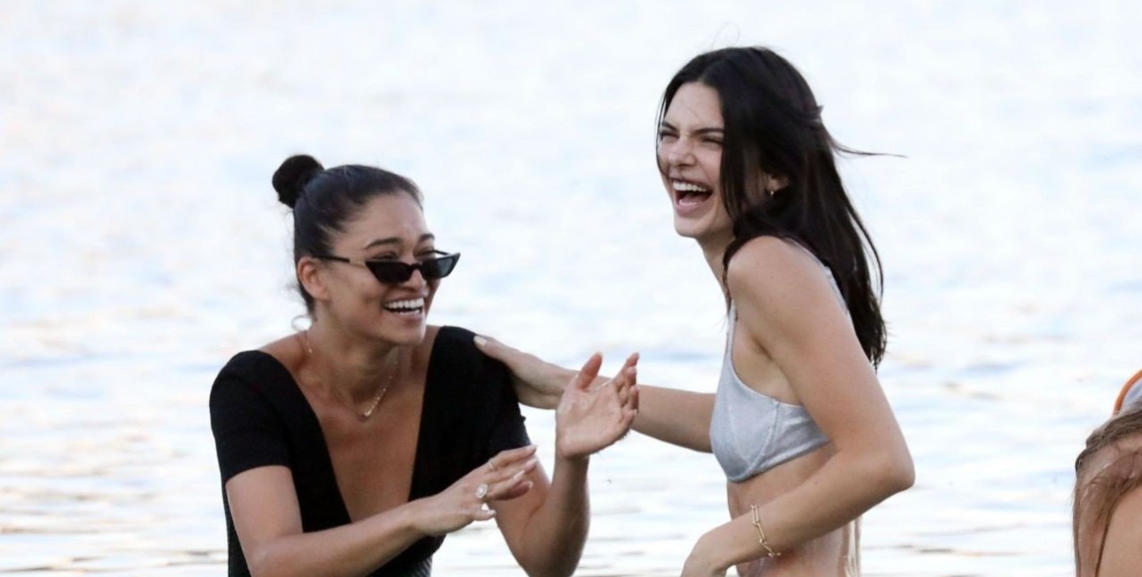 Η Kendall Jenner αποθεώνει την Ελλάδα και ό,τι άλλο ξεχωρίσαμε αυτήν την εβδομάδα