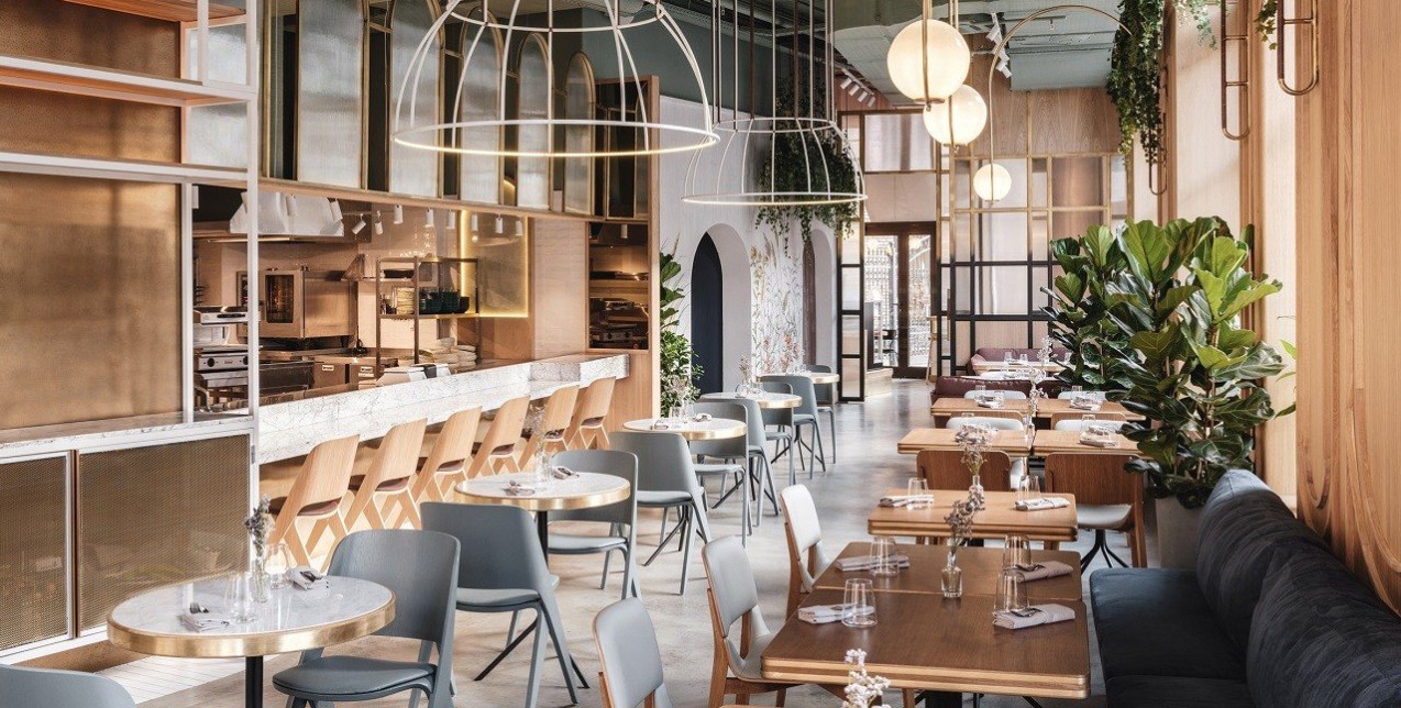 Ένα μαγικό εστιατόριο στη Μόσχα εμπνευσμένο από τις ταινίες του Wes Anderson