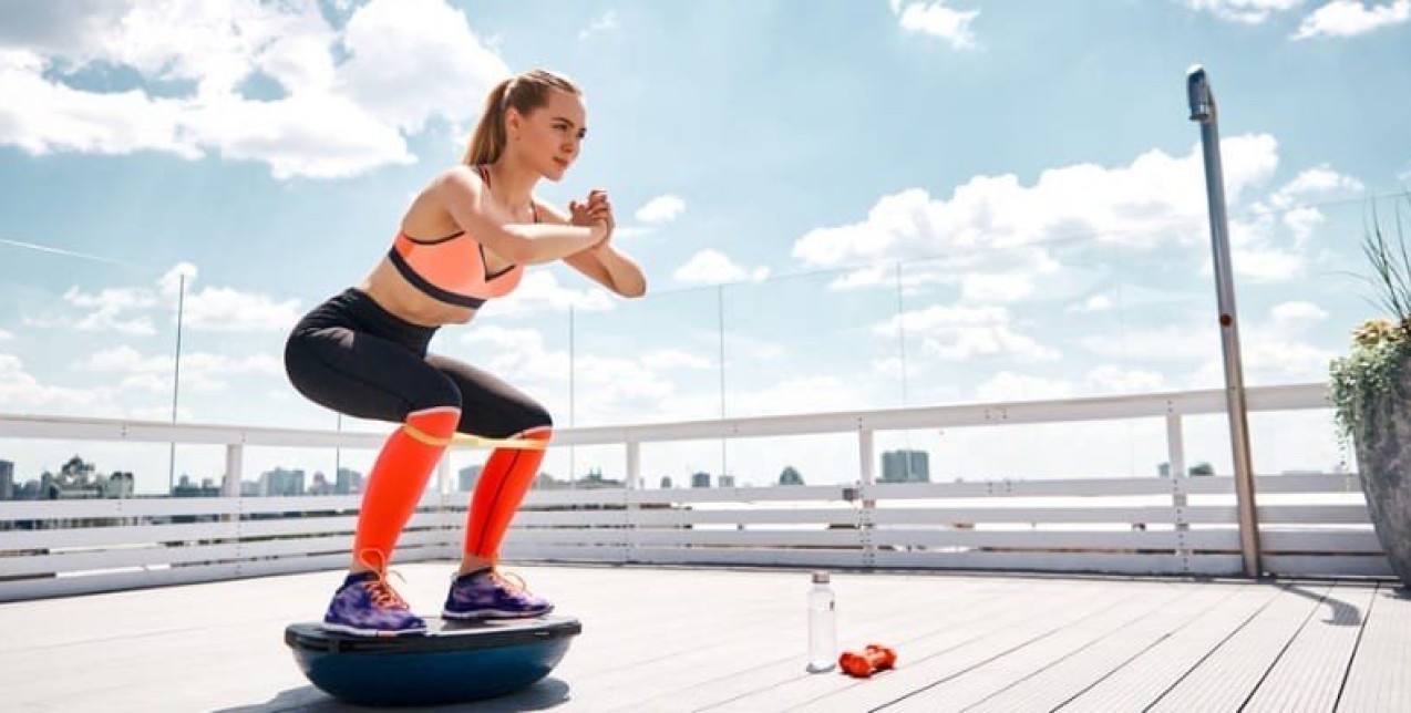 Τέλειο σώμα με την πιο διασκεδαστική μέθοδο: Ασκήσεις με bosu ball