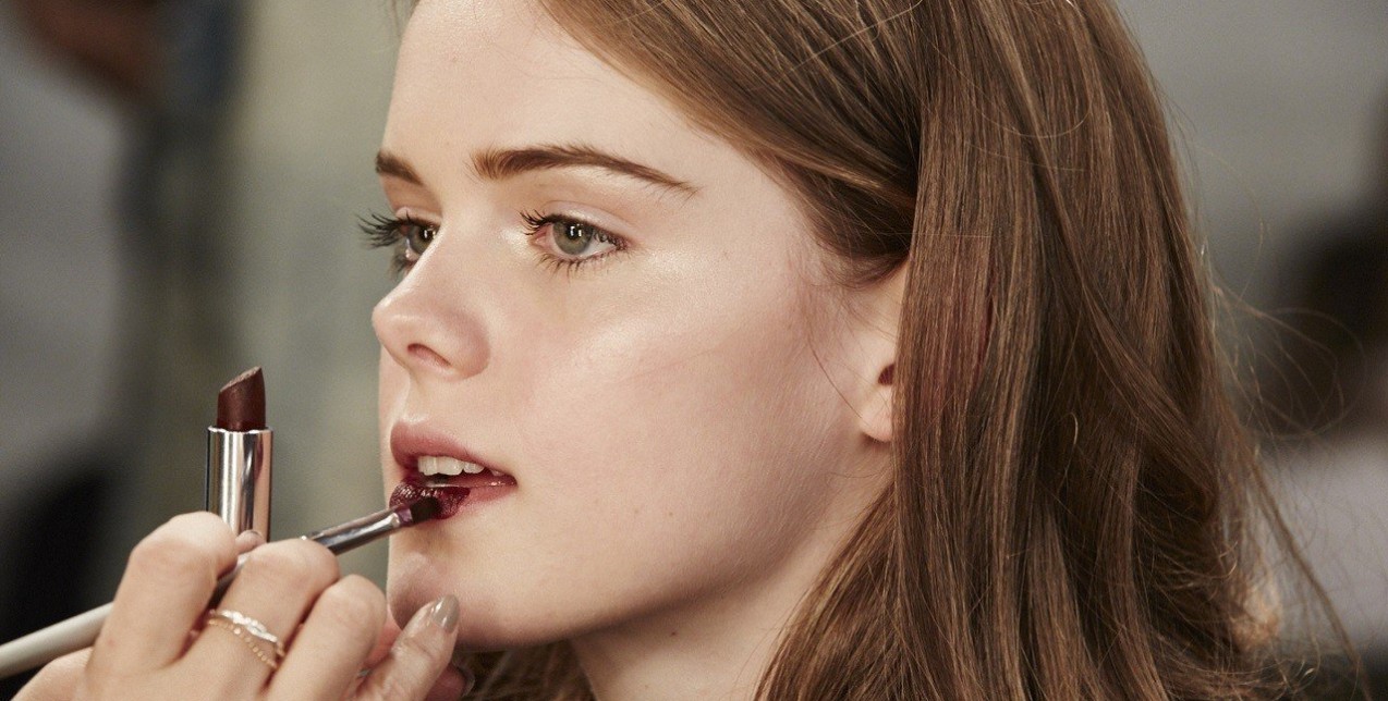 Κραγιόν που εφαρμόζεται τέλεια και μένει σταθερό; Tips για να το καταφέρετε