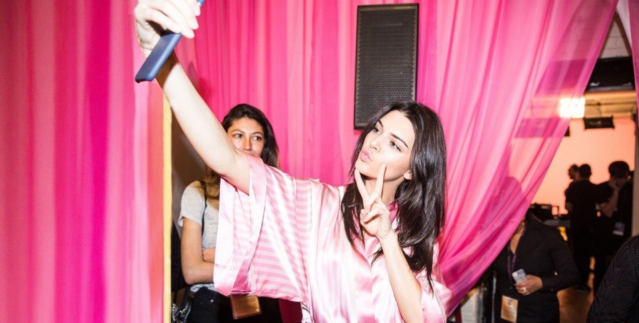 Τέλεια selfie; Διαβάστε τα beauty tips για να την πετύχετε