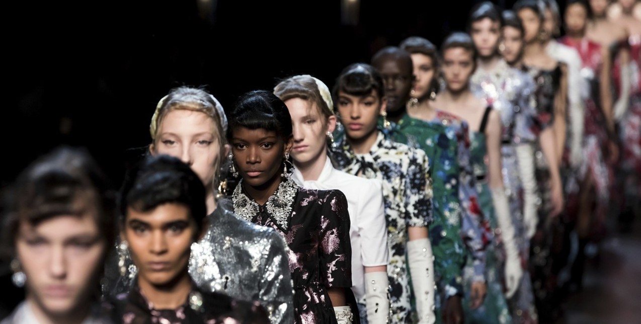 10 στιγμές από την Εβδομάδα Μόδας του Λονδίνου που ξεχωρίσαμε 