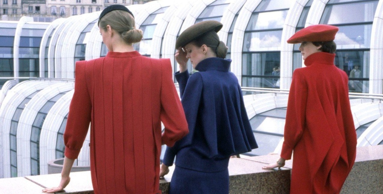 Η σχεδιαστική ιδιοφυΐα του Pierre Cardin αποτυπώνεται σε μια έκθεση ρετροσπεκτίβα