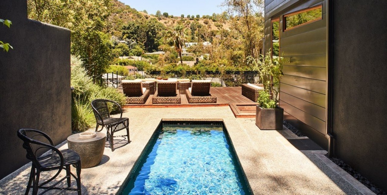 Περιηγηθείτε στο μινιμαλιστικό σπίτι ενός διάσημου σκηνοθέτη στο Beverly Hills
