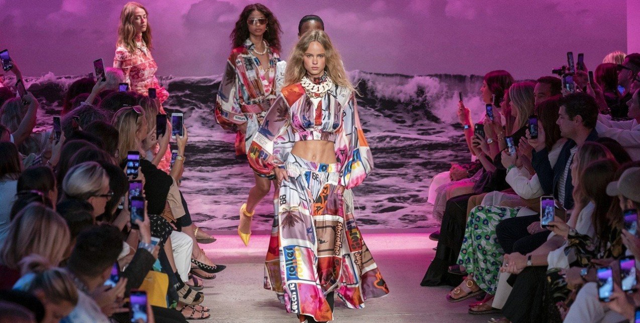 New York Fashion Week: Τα λαμπερά shows συνεχίζονται δυναμικά