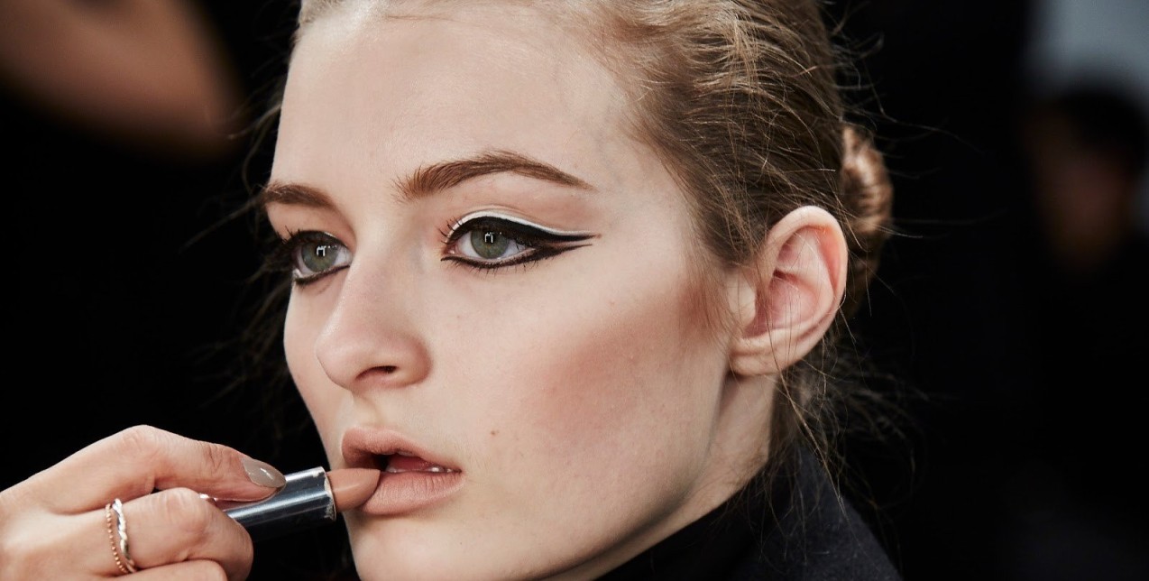 Πώς θα βρείτε το τέλειο nude κραγιόν ανάλογα με τον τόνο της επιδερμίδας σας