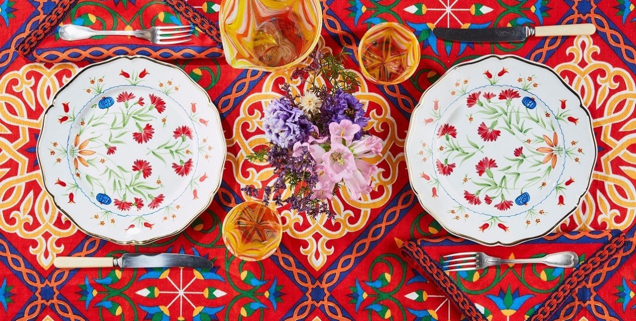 Ο οίκος Carolina Herrera λάνσαρε μια υπέροχη συλλογή tableware 