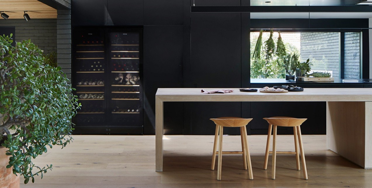 Ένα οικογενειακό σπίτι σε bold αποχρώσεις στη Μελβούρνη που θα σας ενθουσιάσει