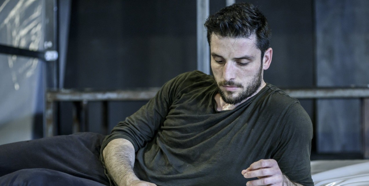 Ο Σπύρος Χατζηαγγελάκης μας ξεναγεί στον κόσμο του μέσα από 29+1 ερωτήσεις
