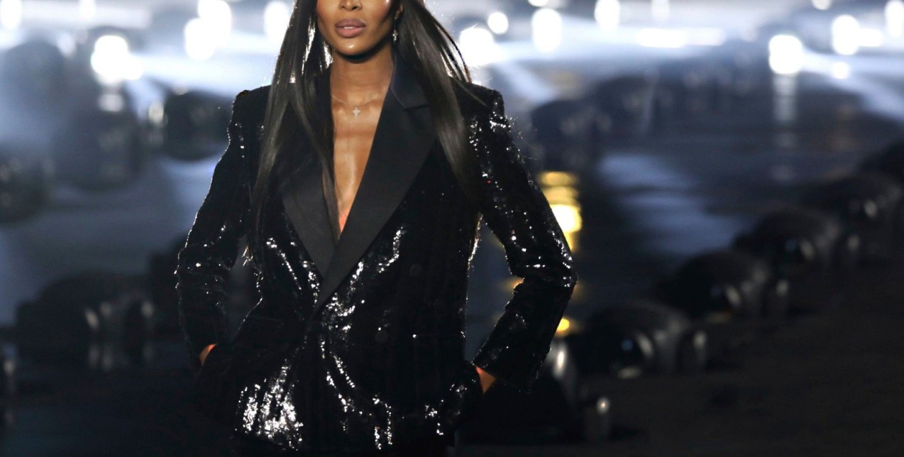 Η Εβδομάδα Μόδας στο Παρίσι είναι ένας ύμνος στον θηλυκό δυναμισμό