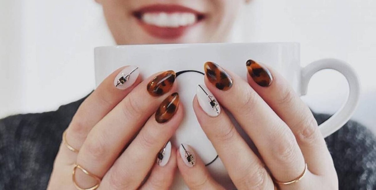 Αυτό είναι το nail trend που αποτελεί τη νέα εμμονή του Instagram