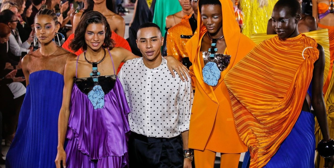 PFW News: Τα shows από το Παρίσι προσφέρουν το απόλυτο θέαμα μόδας