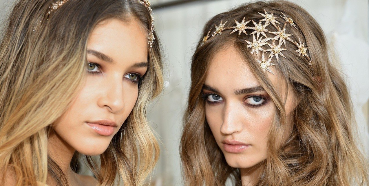 Έτσι θα περιποιηθείτε τα μαλλιά σας εάν είναι πολύ σγουρά