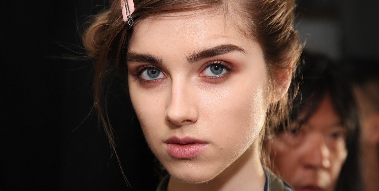 5 σημάδια ότι πρέπει να αποχωριστείτε τα καλλυντικά σας 